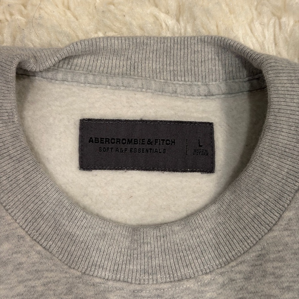 Abercrombie & Fitch Gray Crewneck with Navy Patchwork Sleeves - Picture 3 of 4